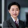 91短视频内容安全负责人张慧的职业形象照，专业风格，专注内容审核与合规管理